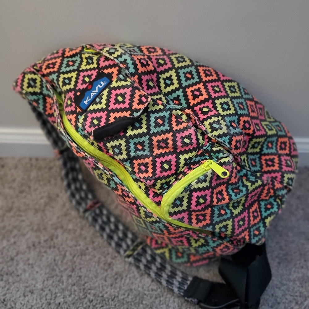 Kavu 80s Style Multicolor Patterned Rope Bag Backpack - Picture 2 of 9